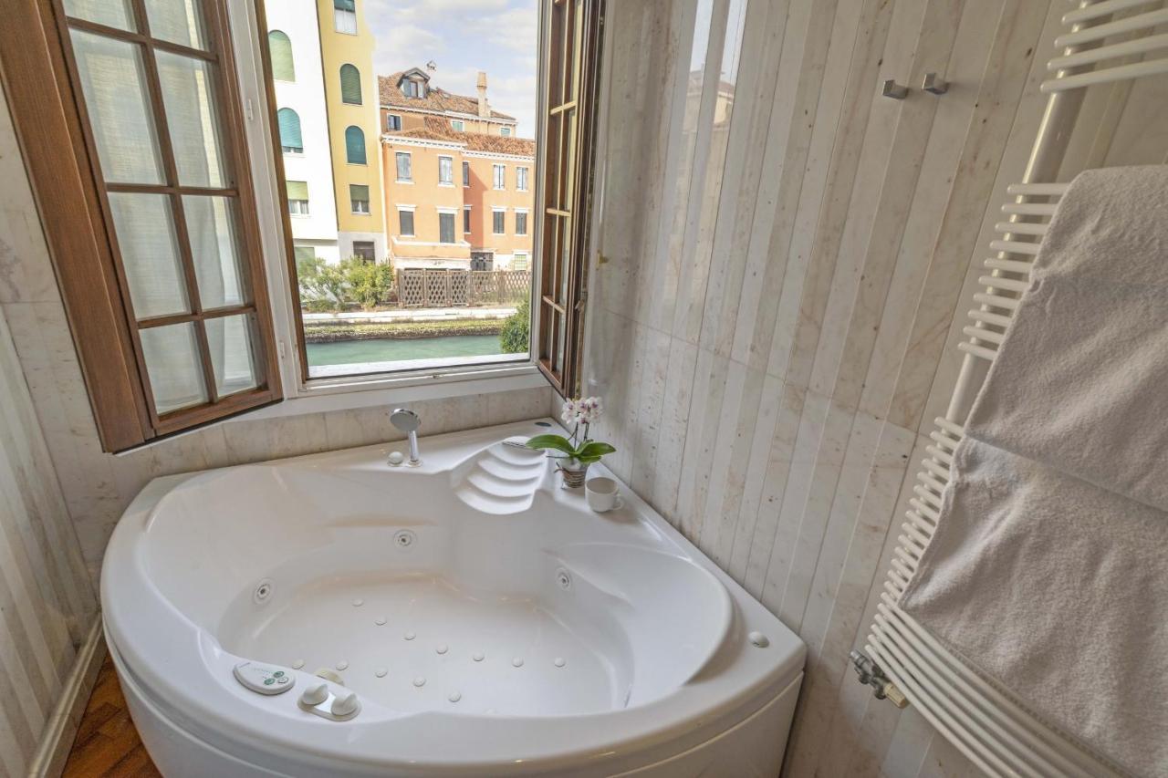 Tolentini Canal View & Terrace By Wonderful Italy Veneţia Exterior foto
